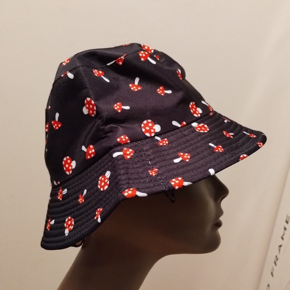 Super Cute Reversible Mushroom Bucket Hat - Picture 4 of 8